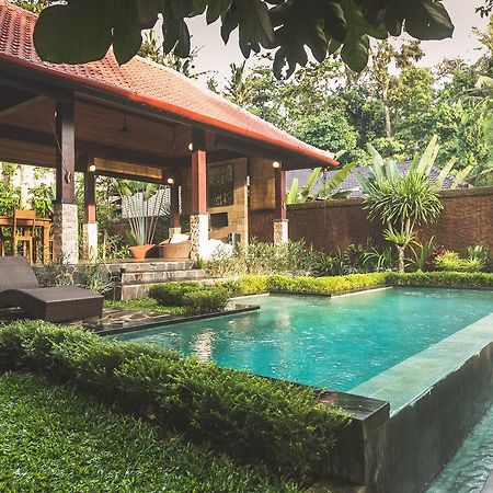 A Priori Villa Ubud Екстериор снимка