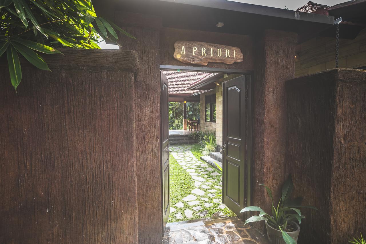 A Priori Villa Ubud Екстериор снимка