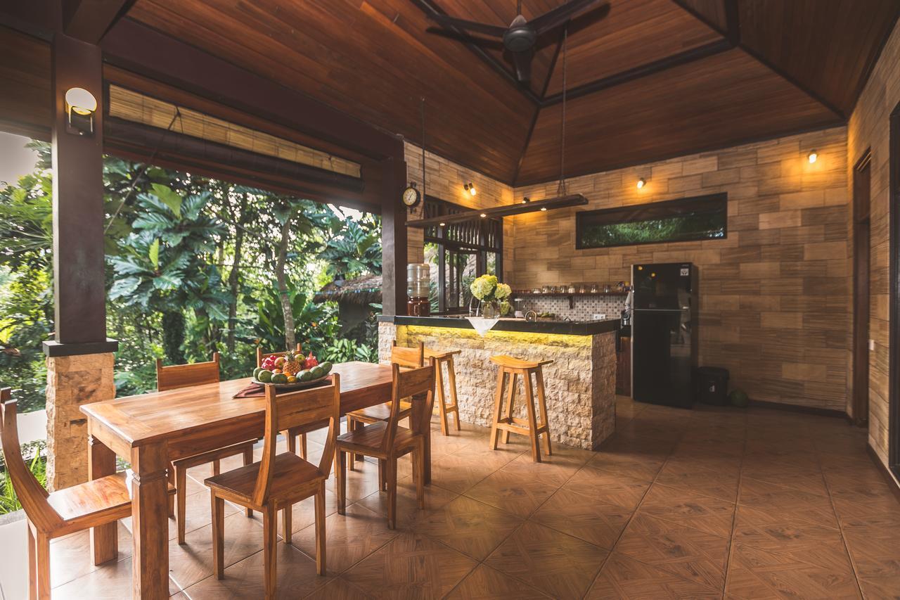 A Priori Villa Ubud Екстериор снимка